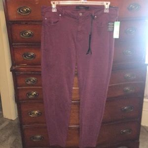 NWT-Liverpool Burgundy Skinny Jeans size 16 /33in